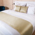 Biante Saténový přehoz/běhoun na postel Satén LUX-054 Latte 60x200 cm – Zboží Mobilmania