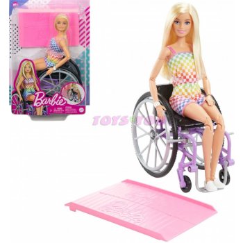 Barbie Modelka na invalidním vozíku v kostkovaném overalu