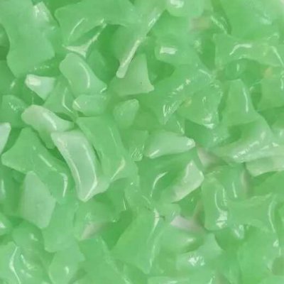 Skleněná drť - sv. zelený opál 1 kg – Sleviste.cz