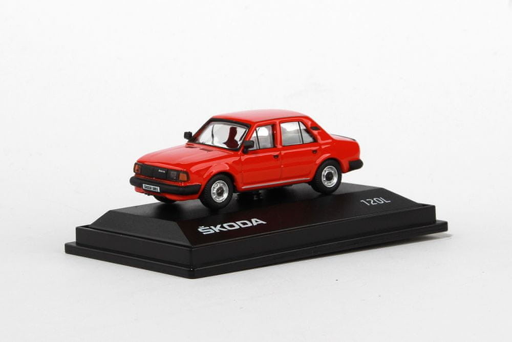 Abrex škoda 120L 1984 Červená Šípková 1:72