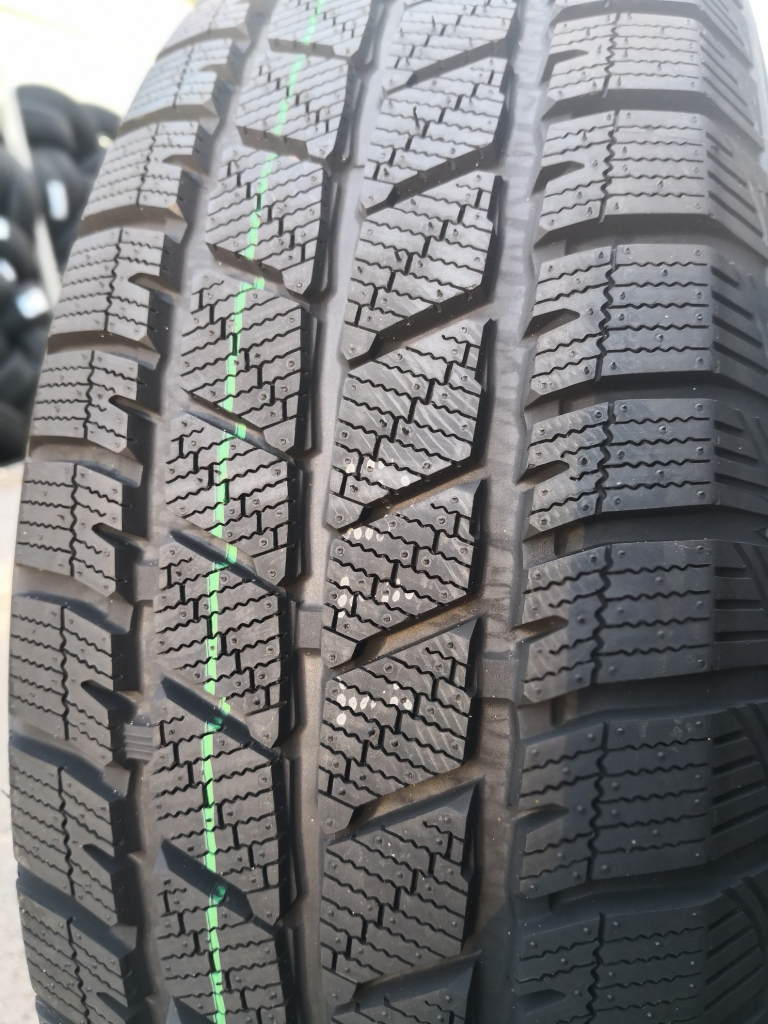 Duraturn Mozzo Winter Van 225/65 R16 112R