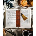 Dřevěná záložka: Čtvrté křídlo (Fourth Wing) - mahagon – Zboží Dáma