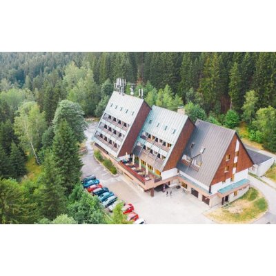 Krkonoše: Dovolená v Parkhotelu Harrachov *** se slevovou Harrachov Card a polopenzí pivo a víno k večeři 2 dny pro 2 osoby – Zboží Mobilmania