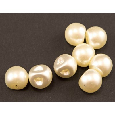 Knoflík ve tvaru perličky se spodním přišitím - lesklá smetanová - průměr 1 cm – Zboží Dáma