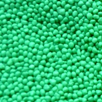 Zelený máček - balení 1 kg Složení: cukr, mouka, růžový škrob,  maltodextrine, karnaubský vosk E903, arabská guma, barviva E133, E171.  Obsahuje LEPEK. Výrobek je vyr, Trvanlivost: cca 12 měsíců od 199 Kč -  Heureka.cz