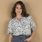 Kreponová halenka s rukávy k loktům a potiskem režná/černá – Zboží Dáma