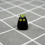 Pinarna Černá kočička se zelenou rostlinkou – Zboží Dáma