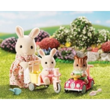 Sylvanian Families Mamka bílý králík s hrajícími si mláďaty EPOCH