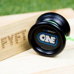 Yoyofactory ONE plastové začátečnické yoyo na triky Černá – Sleviste.cz