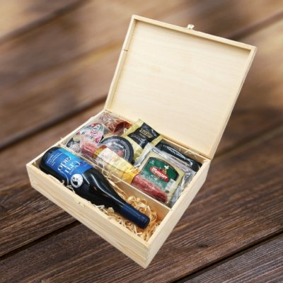 Dárkový koš Španělské víno uzeniny a sýr – Zboží Dáma