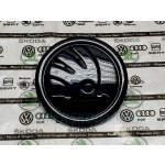 Originální přední znak, logo Škoda Octavia III 2012 - 2020 v černá BLACK MAGIC – Sleviste.cz