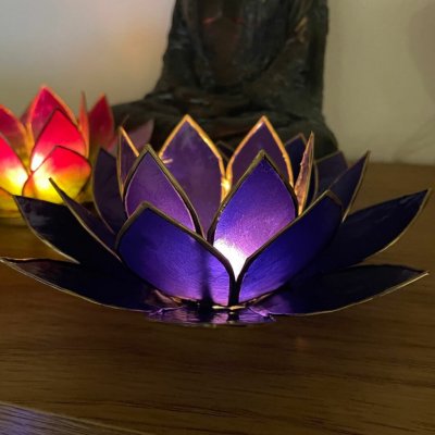 Lotosový svícen z Capiz lastur indigo – Zboží Dáma