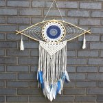 Ancient Wisdom ochranný lapač snů velký macramé oko bílá / modrá / šedá – Zboží Dáma