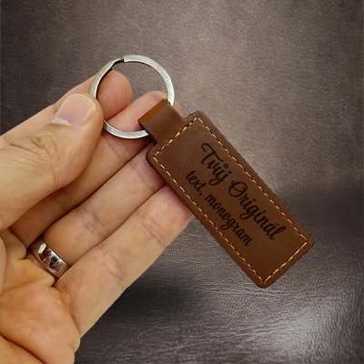 Přívěsek na klíče Hnědá kožená s monogramem nebo textem TEXT z obou stran – Hledejceny.cz