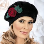 Krumlovanka dámský baret s růží W-0146/018 černý – Hledejceny.cz