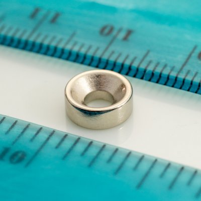 Vyrobce Neodymový magnet válec s dírou pro šroub se zápustnou hlavou pr.8 x 6/3,4 x 3-M3-N-80 °C, VMM4-N35 Počet kusů: 1 ks – Hledejceny.cz