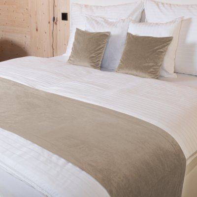 Biante Sametový přehoz/běhoun na postel Velvet Premium SVP-042 Béžovohnědý 50x200 cm – Zboží Dáma