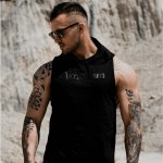 GymBeam tílko Hoodie Tank Top Black – Sleviste.cz