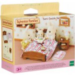 Sylvanian Families Nábytek dvojlůžko s nočním stolkem – Zboží Mobilmania