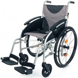 Vozík invalidní odlehčený 358-23 šířka sedu 40 cm