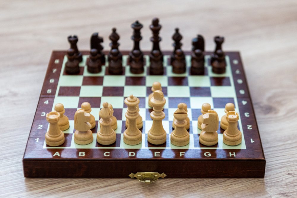 Magnetické drevené šachy mini | Srovnanicen.cz