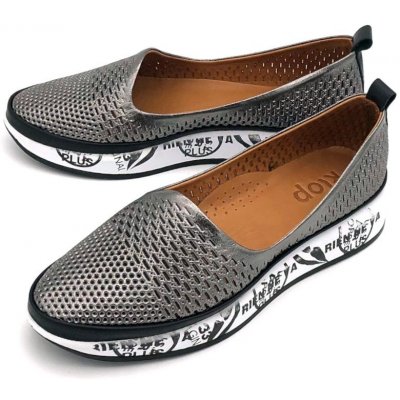 Klop Dámské kožené mokasíny 061-20302 černé metalic – Sleviste.cz