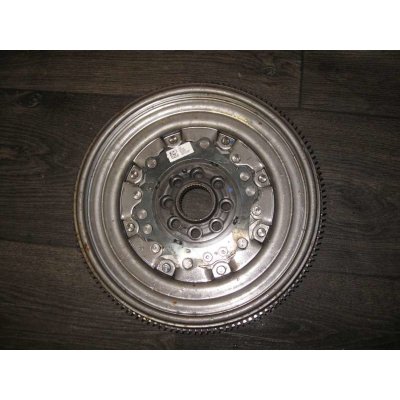 setrvačník VW Passat B8 3G0 2,0 TDI 140 KW DSG 06K105266P – Zboží Mobilmania