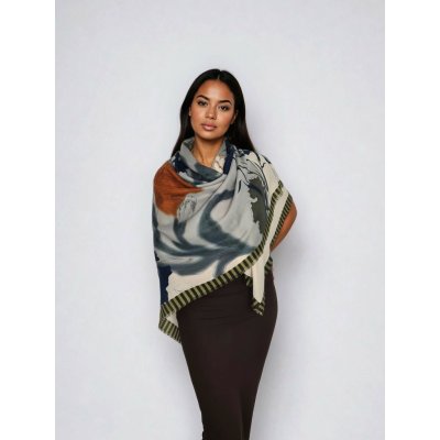 Classic Scarf Velký čtvercový šátek s květy a listy v tlumených barvách v modtém tónu – Zboží Mobilmania