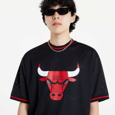 New Era NBA Mesh Team Logo Oversized Tee Chicago Bulls Black – Zbozi.Blesk.cz