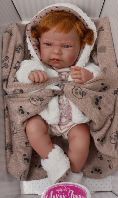 Antonio Juan Realistické miminko holčička Lea zrzavé vlásky v kabátku Recién Nacida Lea Manta Panda
