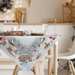 Eurofirany Vánoční gobelínový UBRUS VILLAGE 100X100 CM – Zboží Dáma