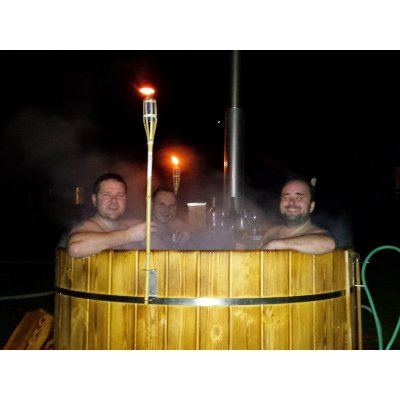 Mobilní párty sud s vířivkou a alkoholem – Hledejceny.cz
