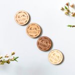 Dřevěný vývazek kruh ozdobné písmo Dřevo: Buk – Zboží Dáma