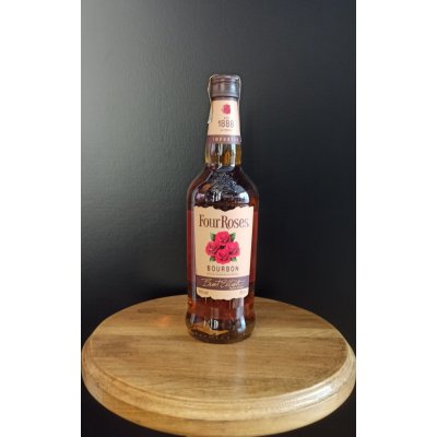 Four Roses 40% 0,7 l (holá láhev) – Zbozi.Blesk.cz