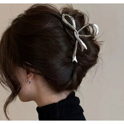 B-TOP Elegantní skřipec ve tvaru mašle Druh barvy: Stříbrná – Zboží Dáma B-TOP Elegantní skřipec ve tvaru mašle Druh barvy: Stříbrná – Zboží Dáma