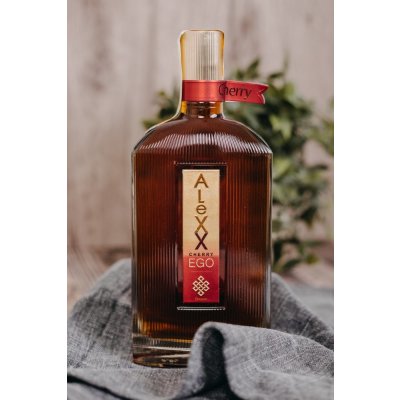 Strong drink AleXX EGO She Cherry 3y 30% 0,5 l (holá láhev) – Zboží Dáma