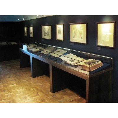 Expoint výstavní stolová vitrína 100 x 70 x 70 x 25 cm – Zboží Živě