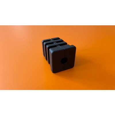 Zátka 30x30 - kovový závit M8, s límcem – Sleviste.cz