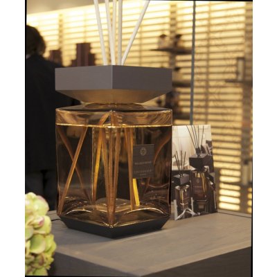 Locherber Milano VIP Vonný difuzér s tyčinkami z buku DOKKI COTTON 5000 ml – Sleviste.cz