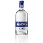 Božkov Republica Vodka z Cukrové Třtiny 40% 0,7 l (holá láhev) – Zboží Dáma