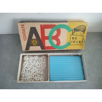Retro naučná hra Skládací abeceda Velká písmena Chemoplast – Zboží Mobilmania