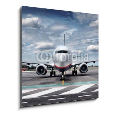 Obraz 1D - 50 x 50 cm - Total View Airplane on Airfield with dramatic Sky Celkový pohled na letadlo na letišti s dramatickou oblohou – Zboží Mobilmania