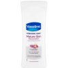 Tělová mléka Vaseline Intensive Care Mature Skin hydratační tělové mléko 400 ml