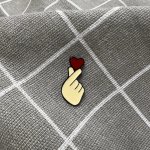 Pinarna Prsty držící srdíčko – Zboží Dáma Pinarna Prsty držící srdíčko – Zboží Dáma