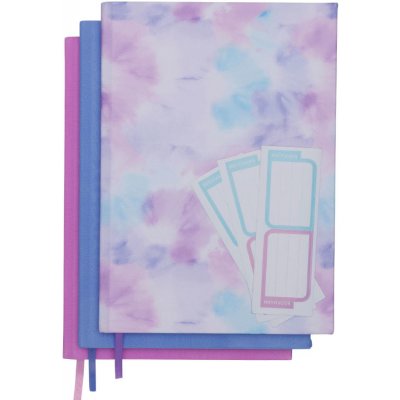 Sada 3 elastických textilních obalů na knihy Tie Dye 2025 – Zboží Dáma Sada 3 elastických textilních obalů na knihy Tie Dye 2025 – Zboží Dáma