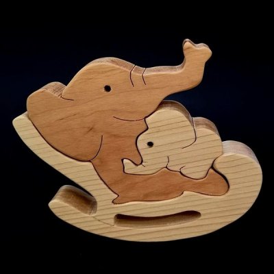 Amadea puzzle houpací slon masivní dřevo dvou druhů dřevin 14x12x3 cm 27748 OL