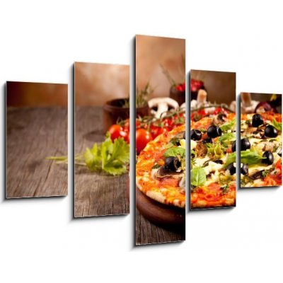Obraz 5D pětidílný - 150 x 100 cm - Delicious fresh pizza served on wooden table Chutná čerstvá pizza podávaná na dřevěném stole – Zboží Mobilmania