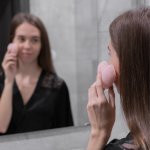 Venira konjaková houbička pro velmi citlivou pleť růžová – Zboží Dáma