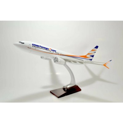 Shantou Tongde Boeing 737 MAX8 SmartWings 2000s Colors 1:100 – Zboží Dáma