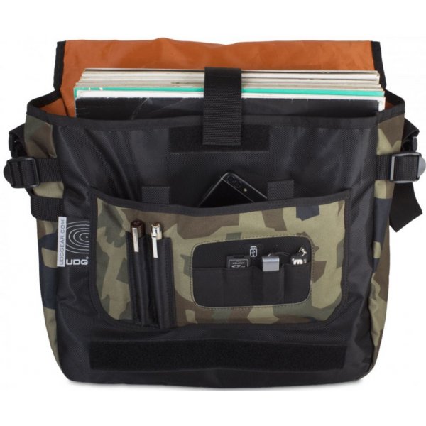 Taška Udg Ultimate CourierBag black Camo Orange inside